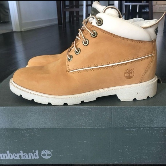Timberland Boots, size 7 Juniors - Picture 1 of 3